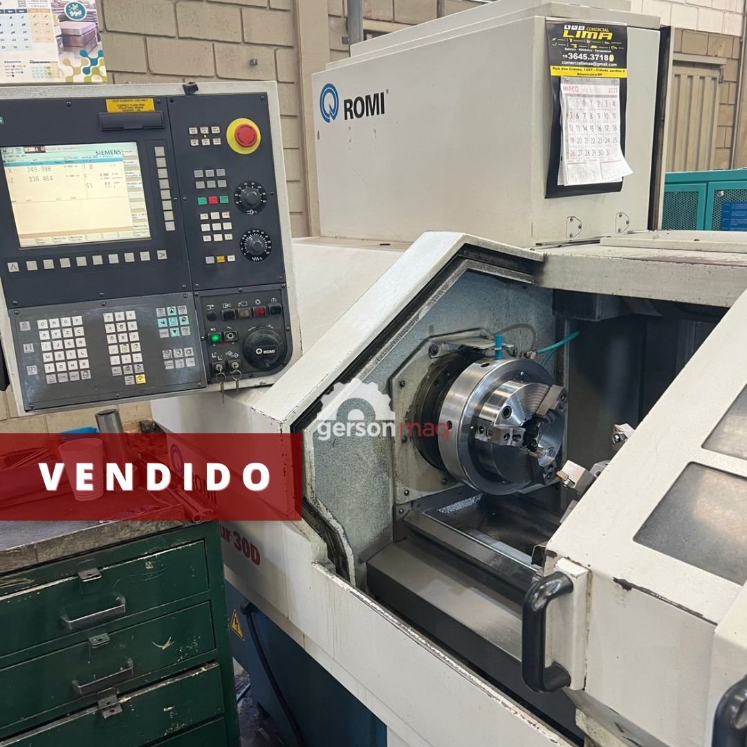 TORNO CNC ROMI CENTUR 30 D 1000 mm ANO 2007 COMANDO SIEMENS
